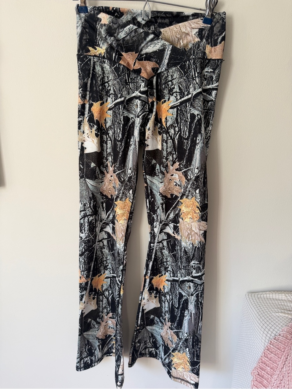Women's Black Camo Print Wide-Leg Pants
